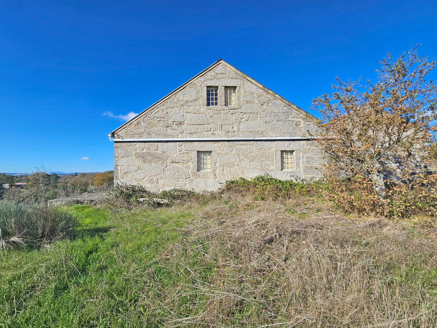  à venda casa isolada Donfins Guarda 11