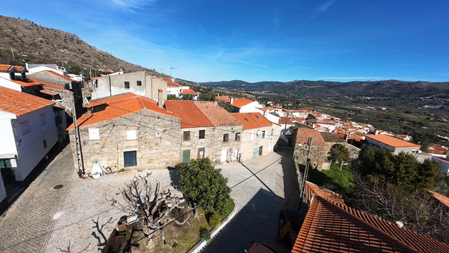  à venda moradia em banda Aldeia Viçosa Guarda 9