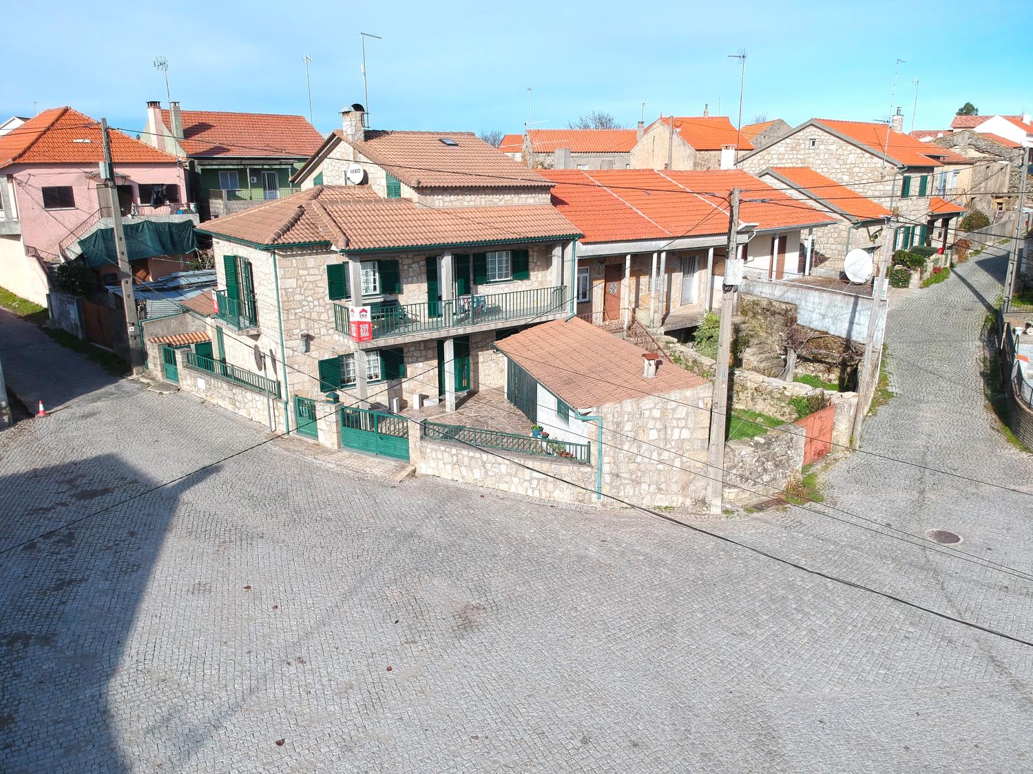  à venda moradia em banda Cardeal Sabugal 3