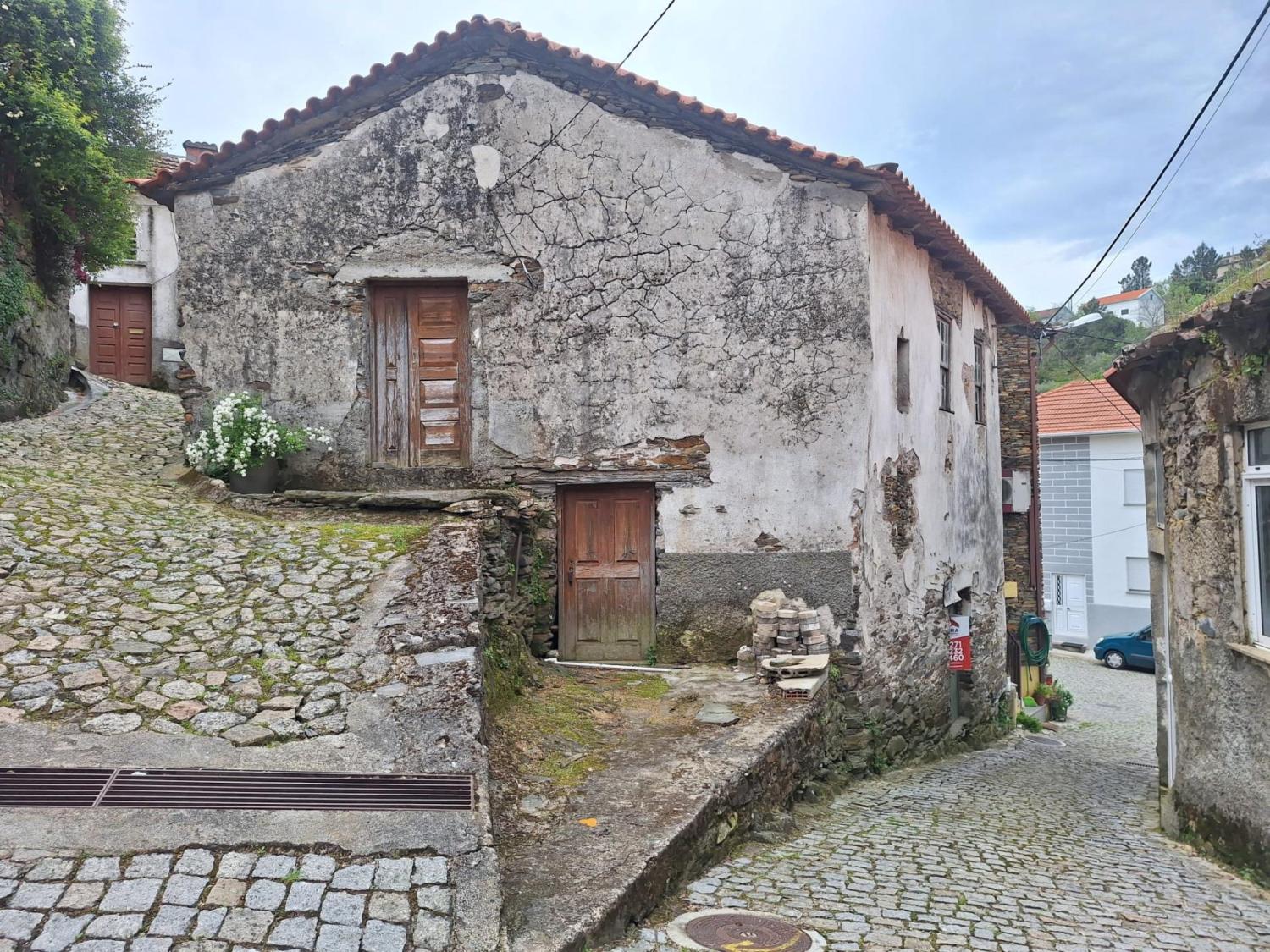  à venda moradia em banda Sameiro Manteigas 1