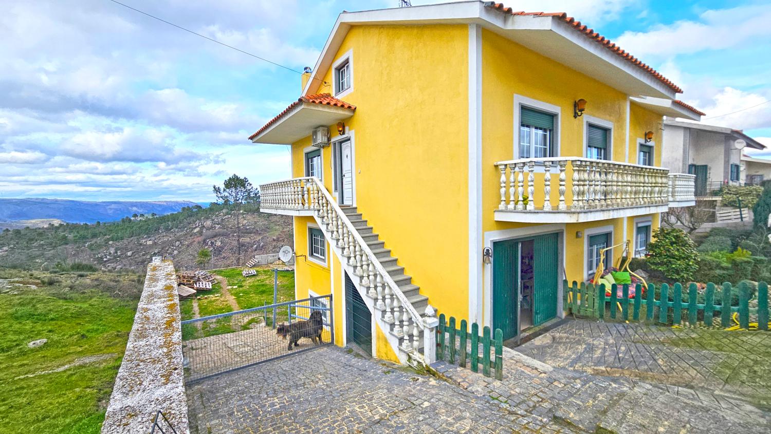 à venda casa isolada Vale de Estrela Guarda 2