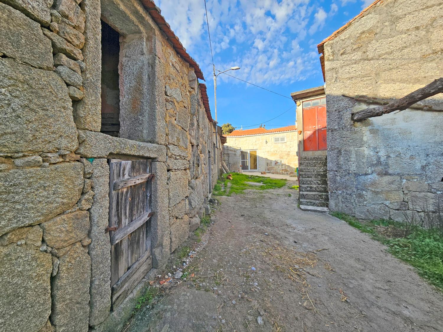  à venda moradia em banda Montes Guarda 2