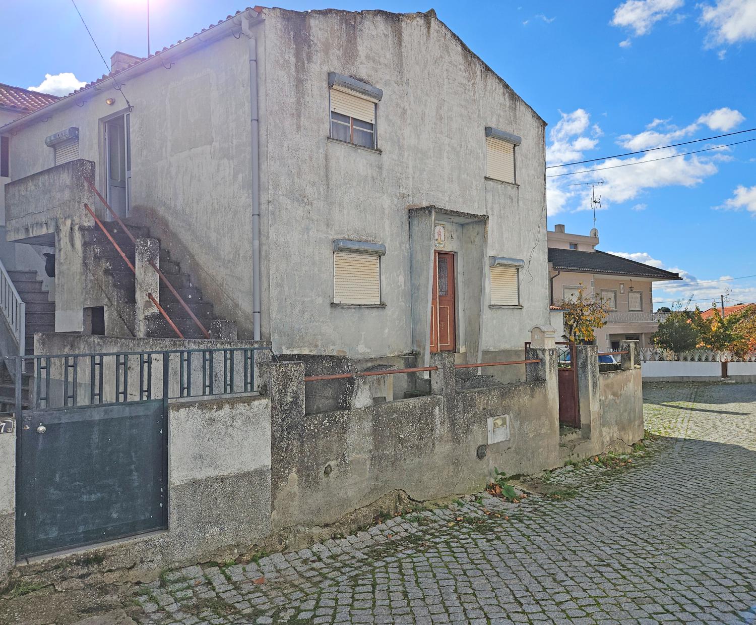  à venda moradia em banda Vale da Mula Almeida 1
