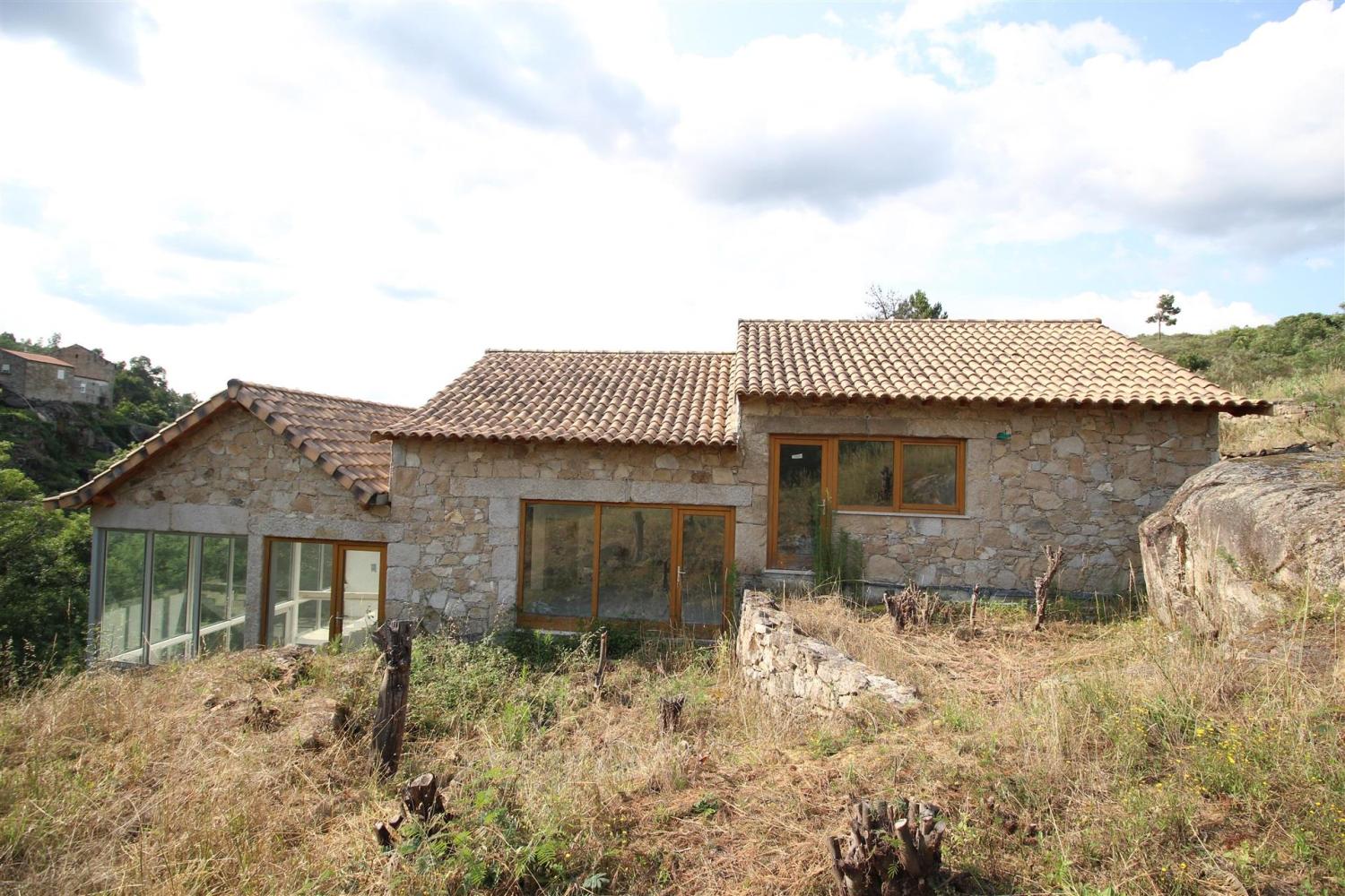 à venda casa isolada Gouveia Gouveia 3