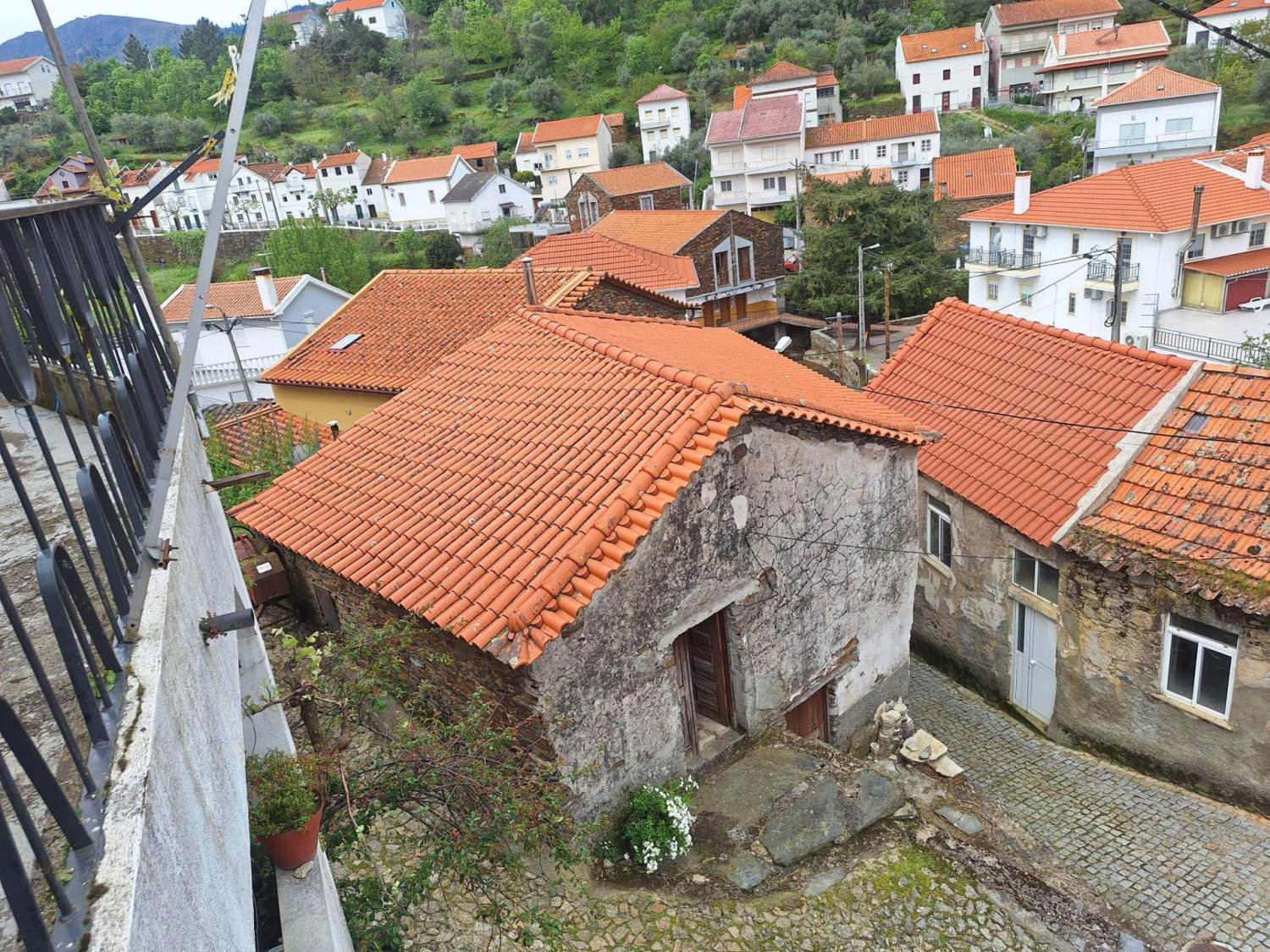  à venda moradia em banda Sameiro Manteigas 2