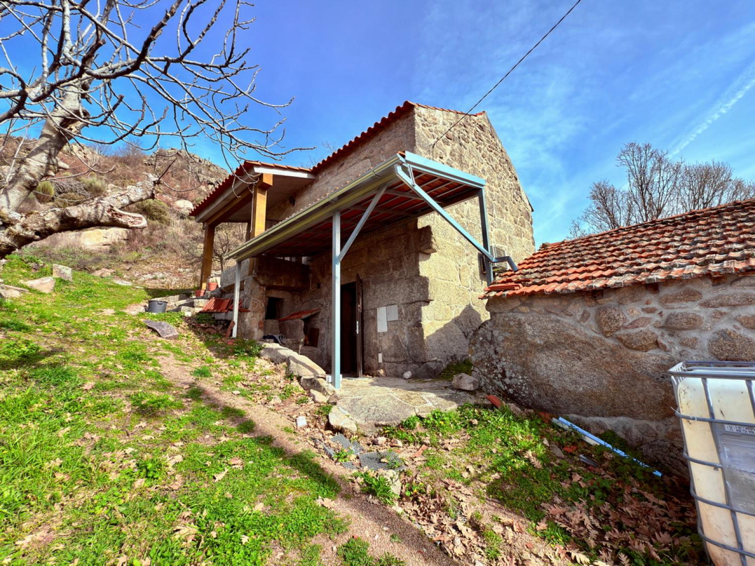 à venda quinta Pousafoles do Bispo Sabugal 3